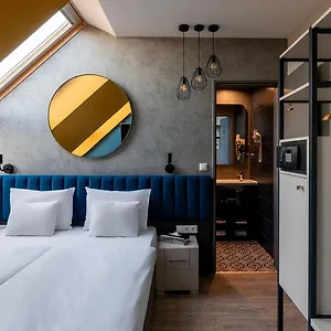 https://cosmo-city-hotel.inbudapesthotels.com